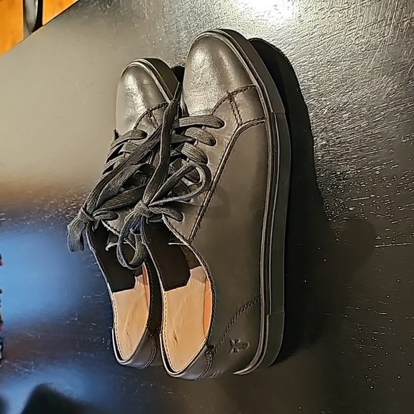 FRYE Low Lace Shoe, Size 7.5, Never Worn - Picture 4 of 8